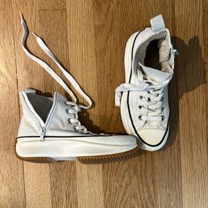 White Steve Madden high tops size 6m